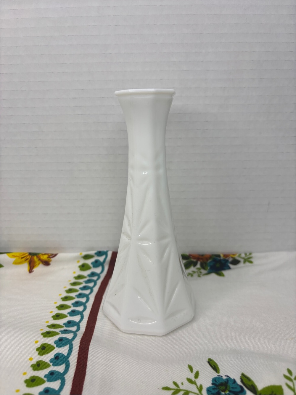 Vintage Hoosier White Milk Glass Star Burst Bud Vase 6" Tall Hexagon Base